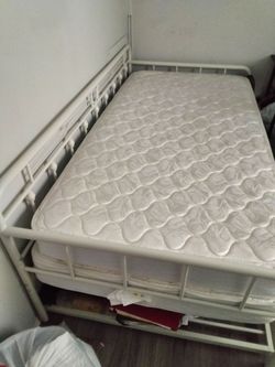 Trundle daybed