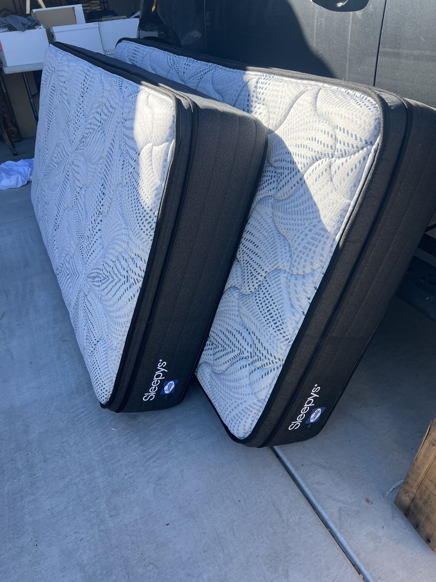 Power Adjustable Queen Bed - Mattresses And Adj Platforms