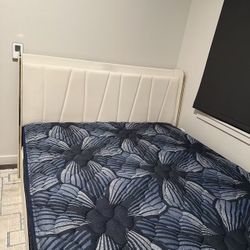 Moving Sale – Mattress + Adjustable Bed Frame (Like New)