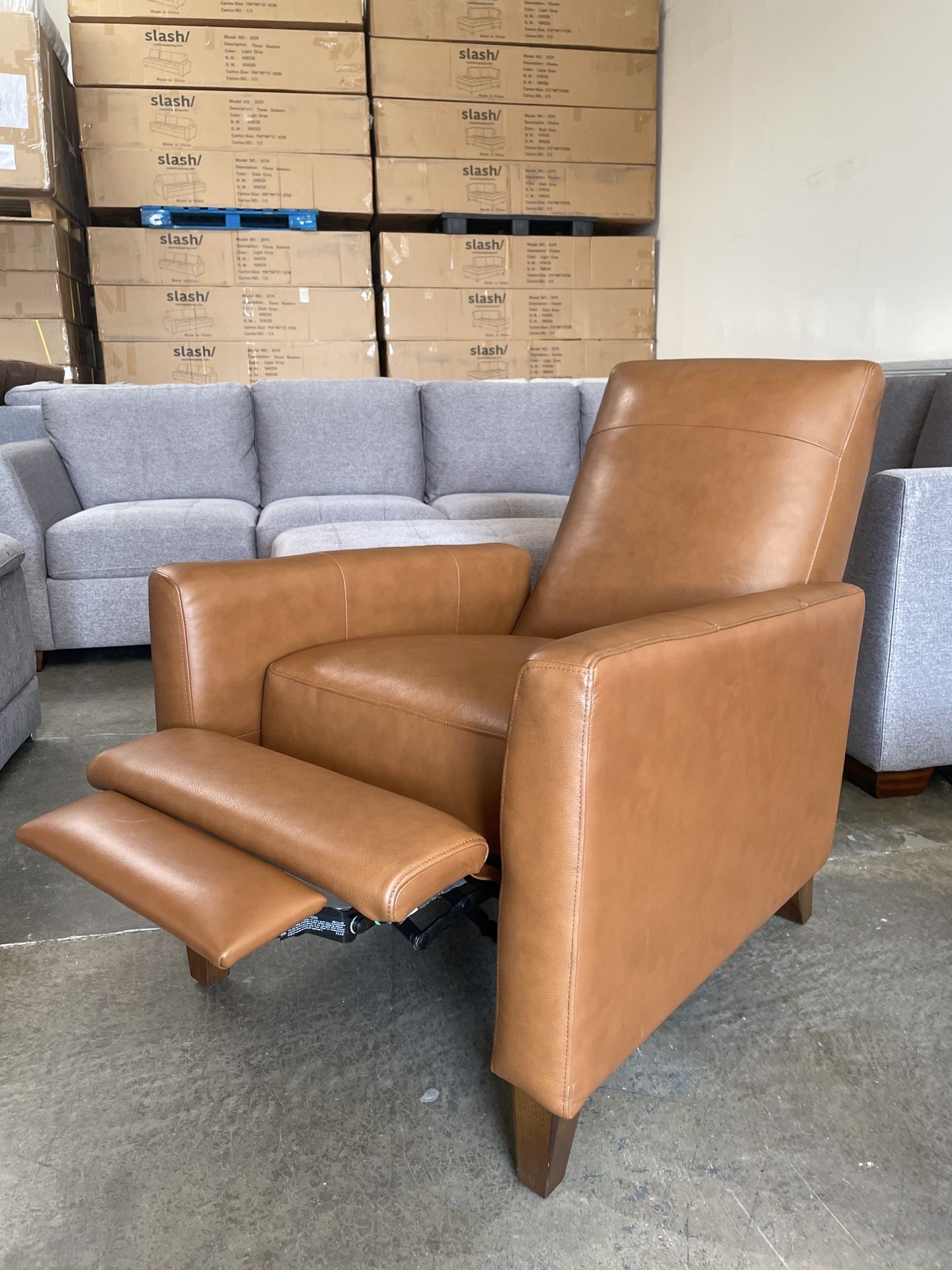 OUTLET | COSTCO Ridgefield Leather Pushback Recliner Chair, Brown