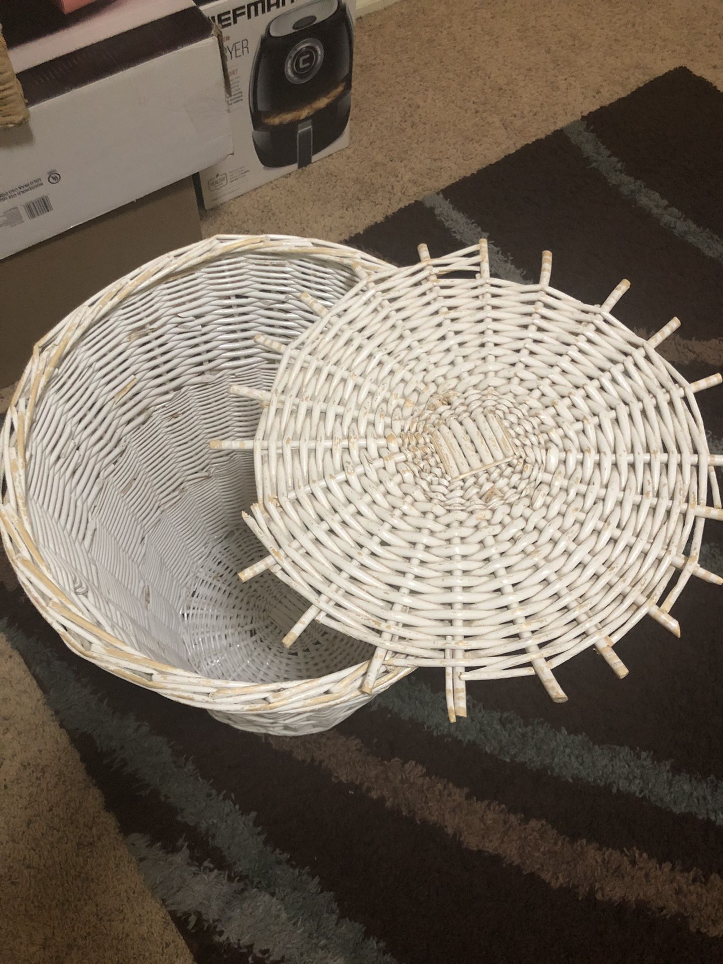 Wicker laundry basket