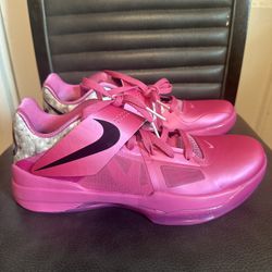 Brand new Nike KD 4 Aunt Pearl Size 9.5 no box 