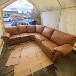 Used Lane Leather sectional w/queen sleeper. Pick Up Only