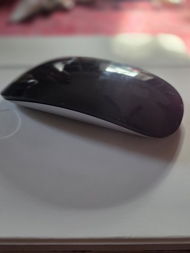 Apple Magic Mouse 2nd Gen - Great Condition