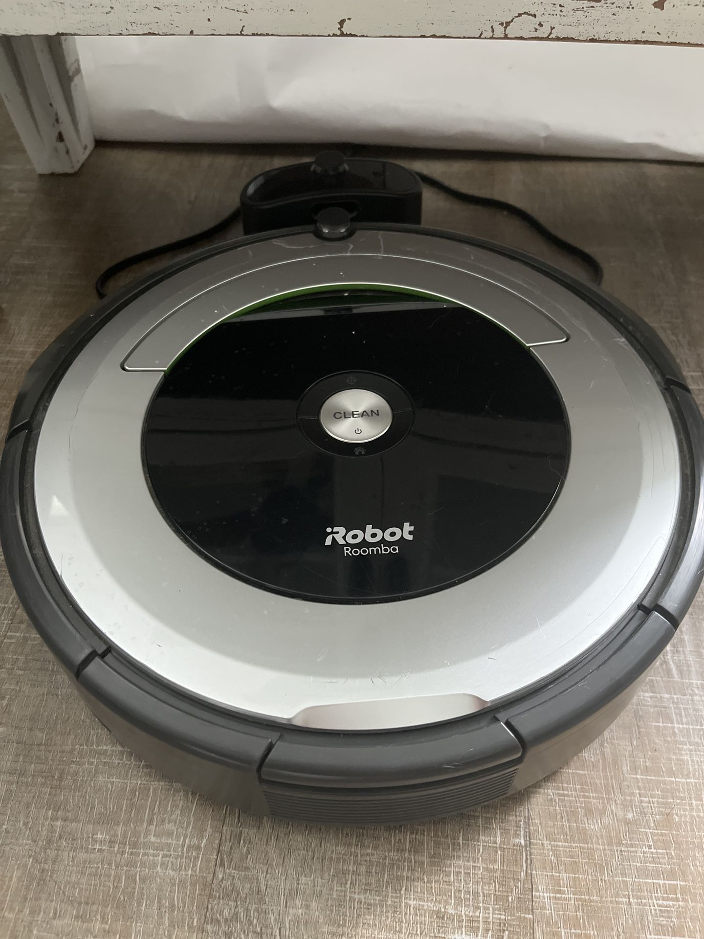 IRobot Roomba 680 Robot Vacuum