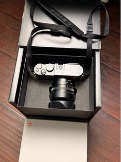 Leica Q Typ 116 with box
