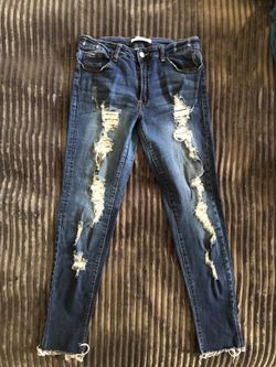 Women ripped skinny jeans