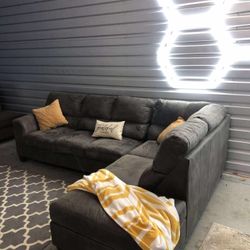 Sectional Sofa/ Couch (We Deliver) 