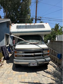 2000 Winnebago 24ft. PARTS ONLY
