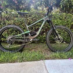 2019 Santa Cruz Nomad Reserve X01 CC Mountain Bike