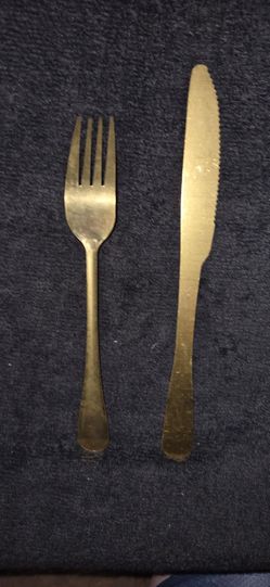 Gold played it silverware.