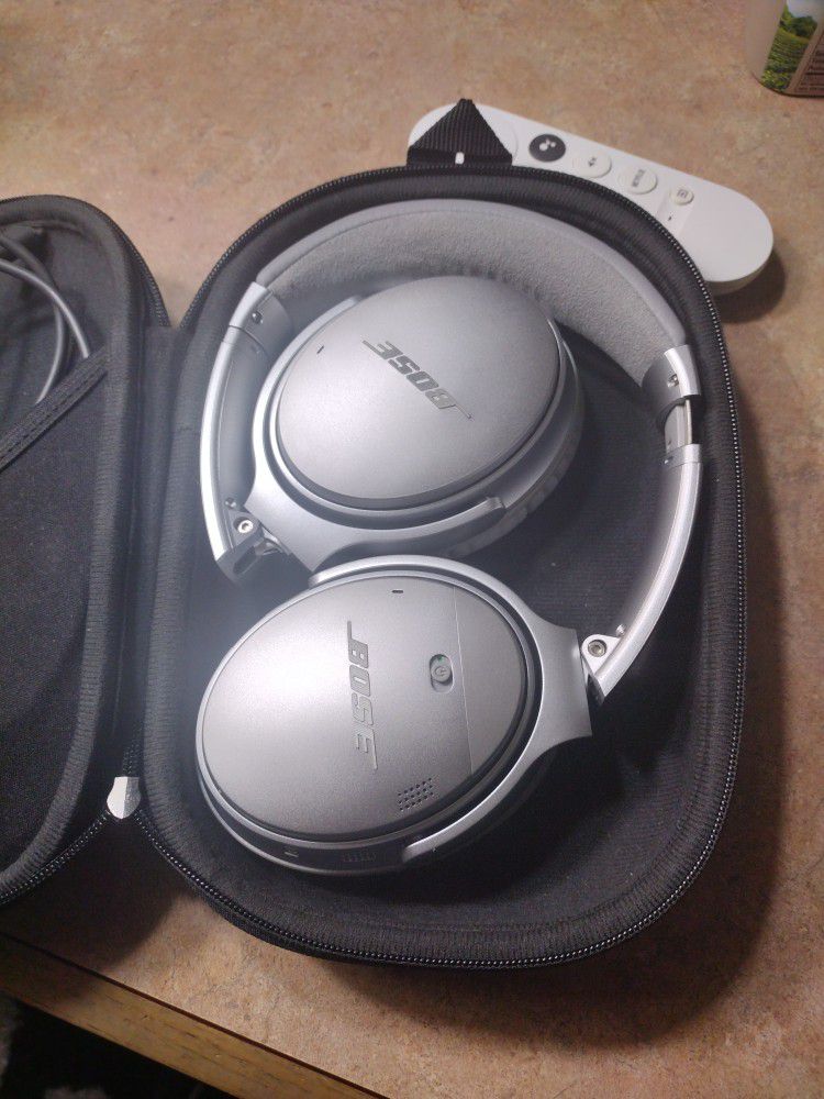 Bluetooth Headphones Bose $160