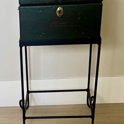 Box On Stand