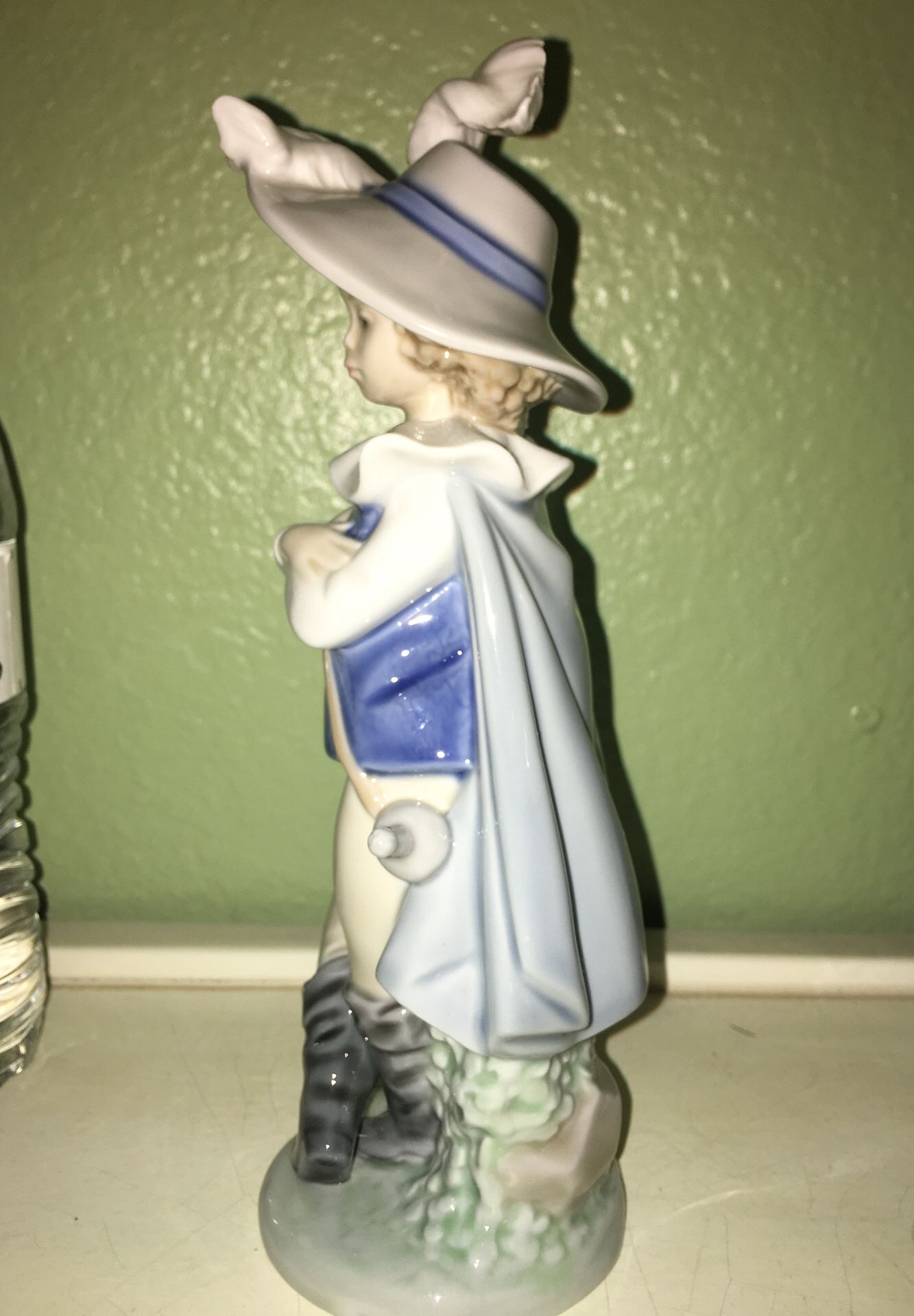 Nao by lladro figurine