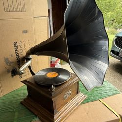 Antique Victor Type III Phonograph 