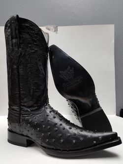 Bota vaquera grabada