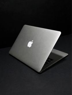 Apple MacBook Air 13” i5/8GB/256GB SSD $180