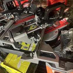 Milwaukee M18 FUEL 18V Lithium-Ion Brushless Cordless 7-1/4 in. Dual Bevel Sliding Compound Miter Saw (Tool-Only) 