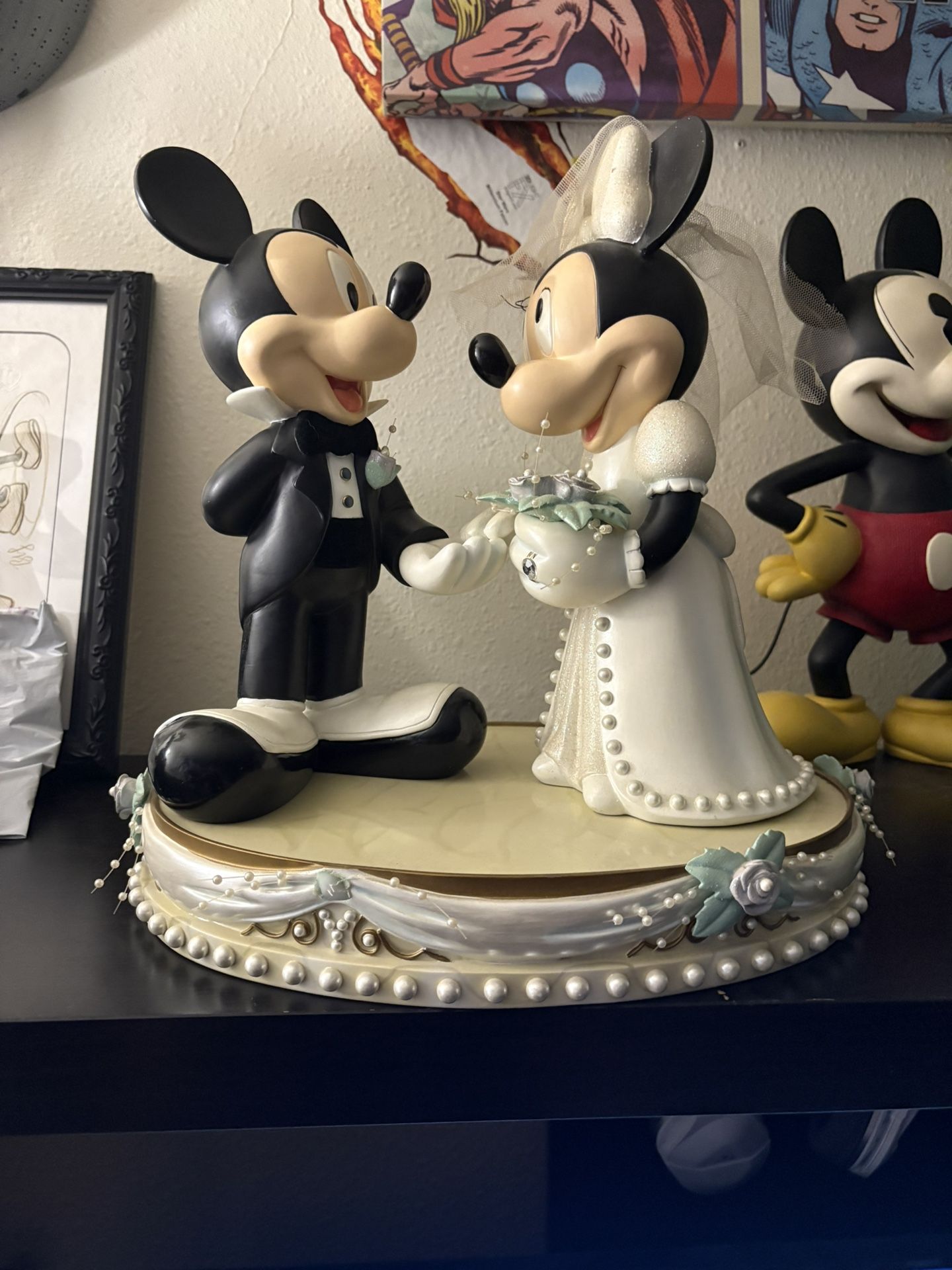 Disney Mickey And Minnie Big Figure Statue 