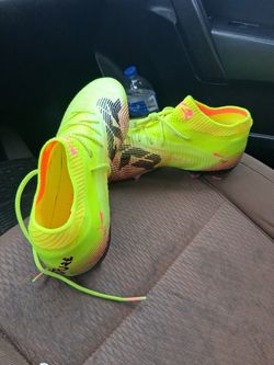 Soccer Shoes Puma Zize 8