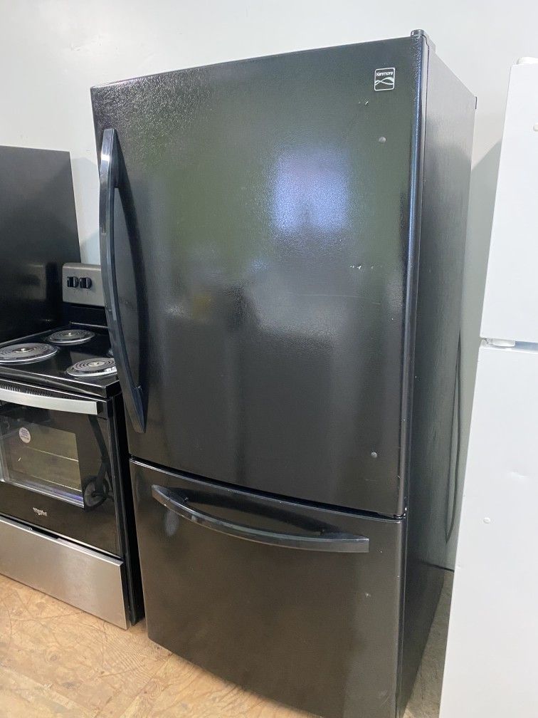 All Black Fridge With Ice Maker 68x33