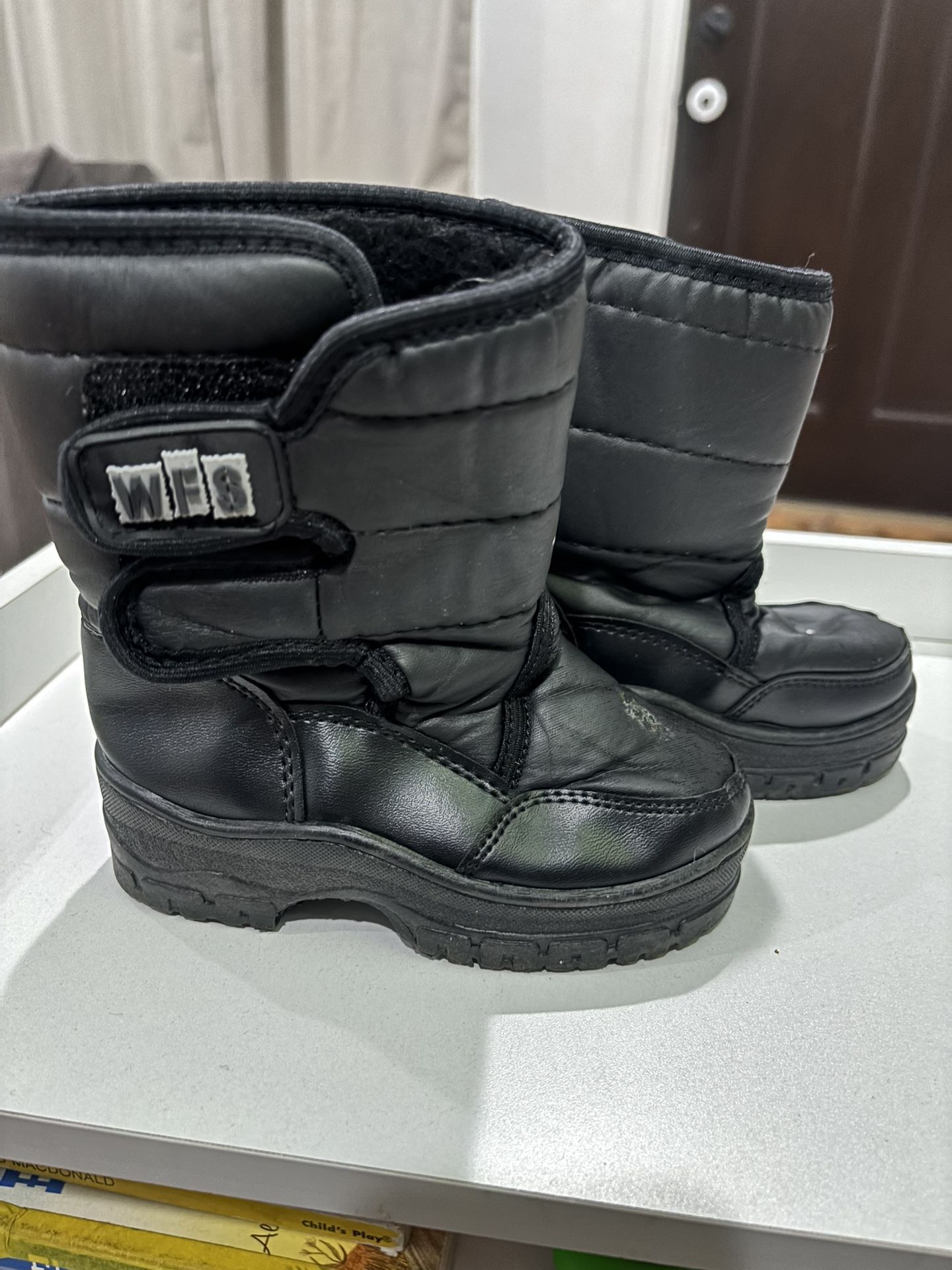 Snow Boots Size 8 Toddler