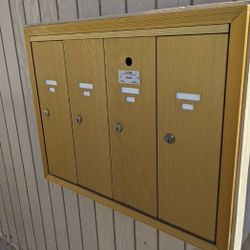Bommer : 4-Door Recessed Mounted Vertical Mailbox with USPS Access