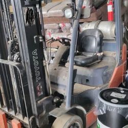 2014 Toyota forklift 8 Series