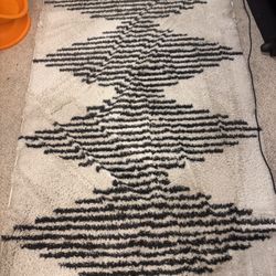 Soft, Fluffy Shag Area Rug - Geometric Pattern - 5'3" x 7'5