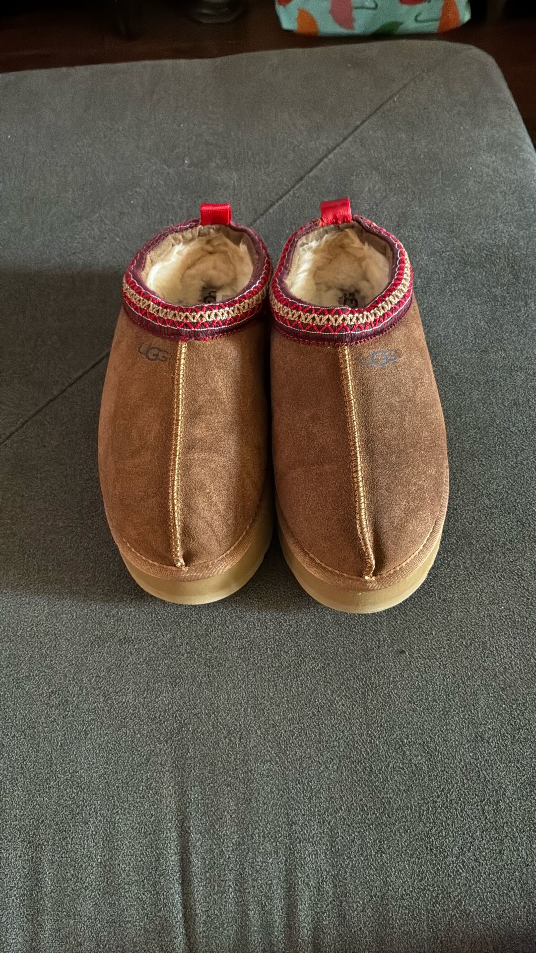 Brown Women UGG sheepskin lining size 5 1/2