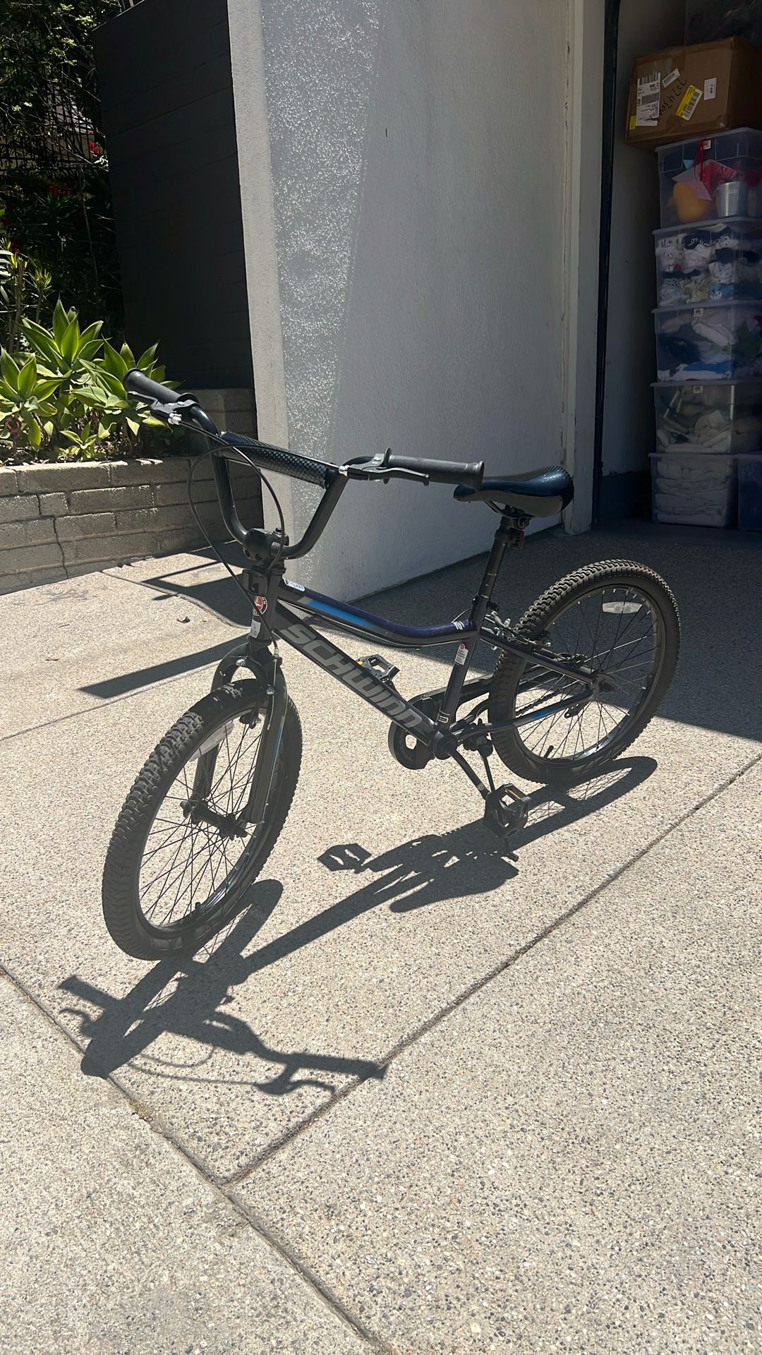 Like New Schwinn Bike 2020 In Great Condition