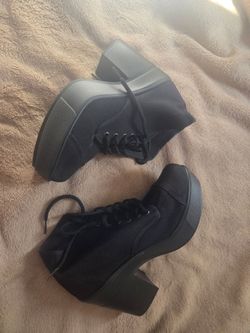 Andrea Boots