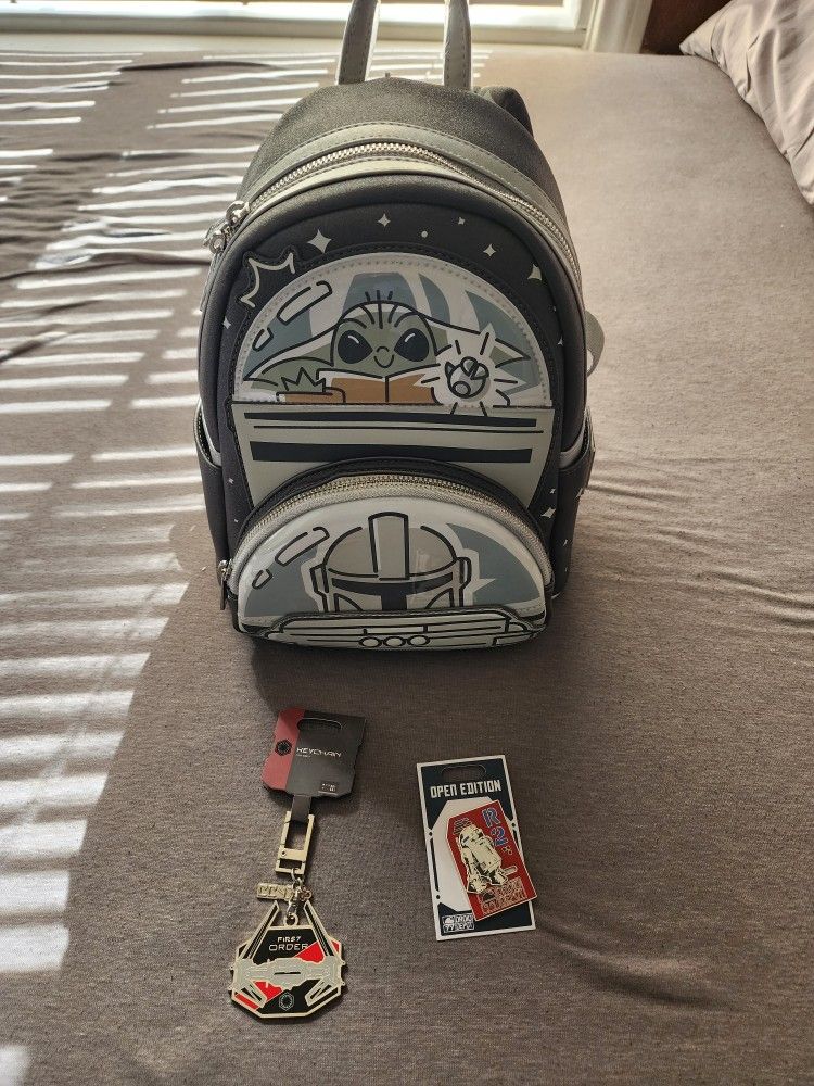 2024 Disney Parks/Star Wars Mandalorian Grogu Loungefly Mini Backpack (NWT) (Comes With Pin And Keychain)