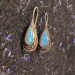 925 Fire Blue Opal Marcasite Pierced Earrings 