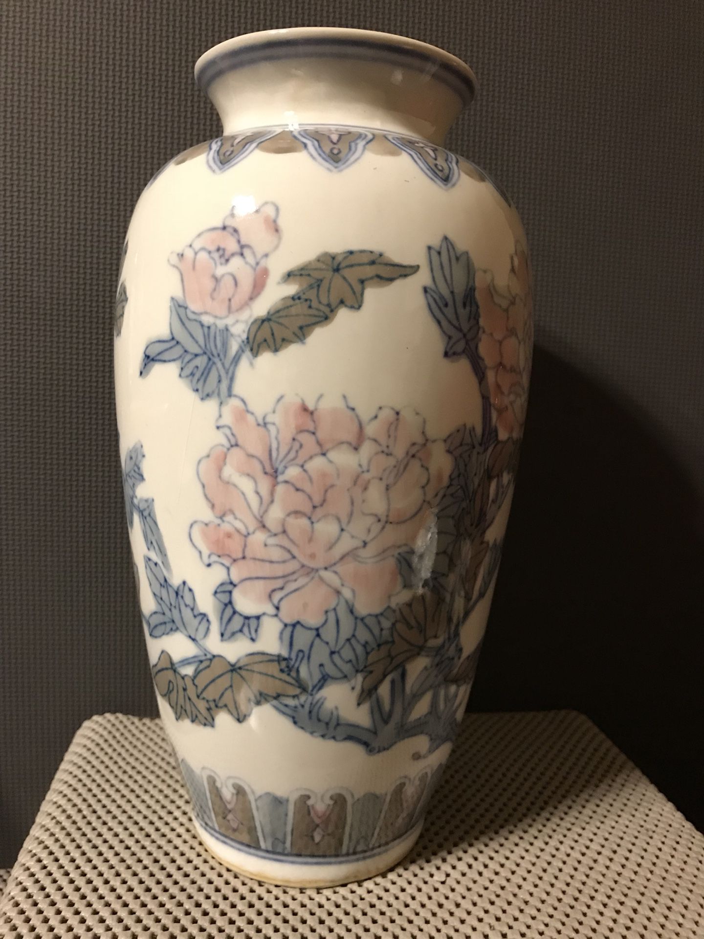 Antique Hand Painted Chinese Porcelain Vase
