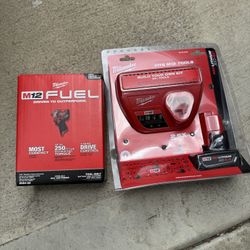 Milwaukee Fuel M12 3/8" Stubby Impact Wrench 4.0 Battery Charger