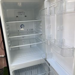 Insignia Refrigerator