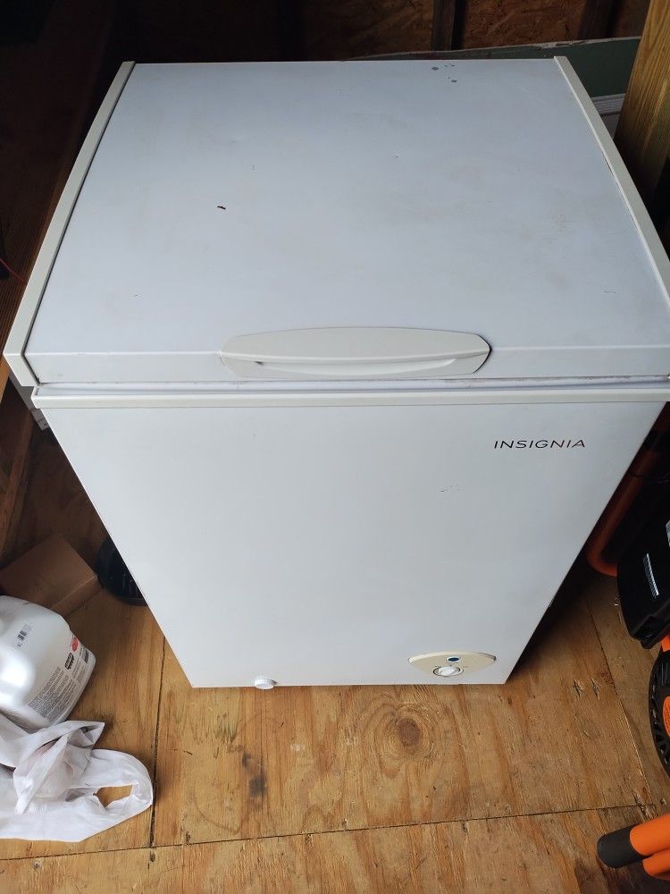 Insignia Deep Freezer 