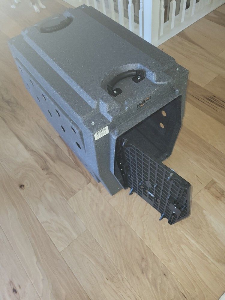 RuffLand Dog Kennel-like new. Only Used A Couple Times $280 Brand New