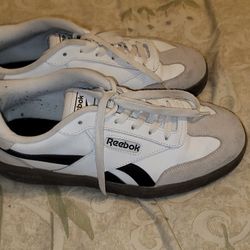 Womens Reebok Size 9