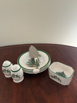Spode Christmas Tree Dinnerware Set