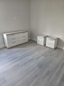 Cómoda Sin Espejo Y 2 mesas de noche