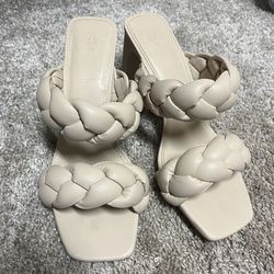 NEW H&M women’s size 8 chunky high heels- Tan Leather