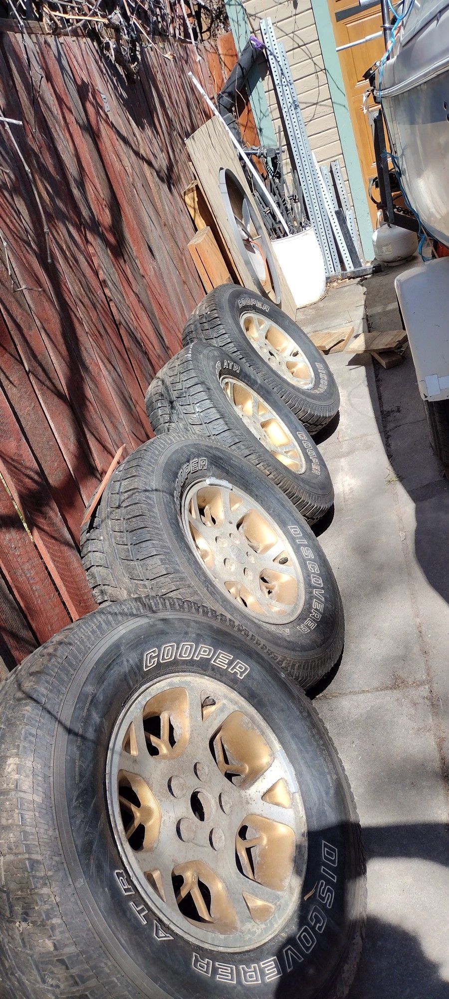 265 70 R 16. Cooper SUV Tires n Alloy rims