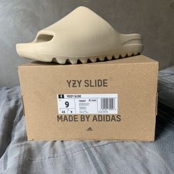 Yeezy Slide “Bone” Size 9