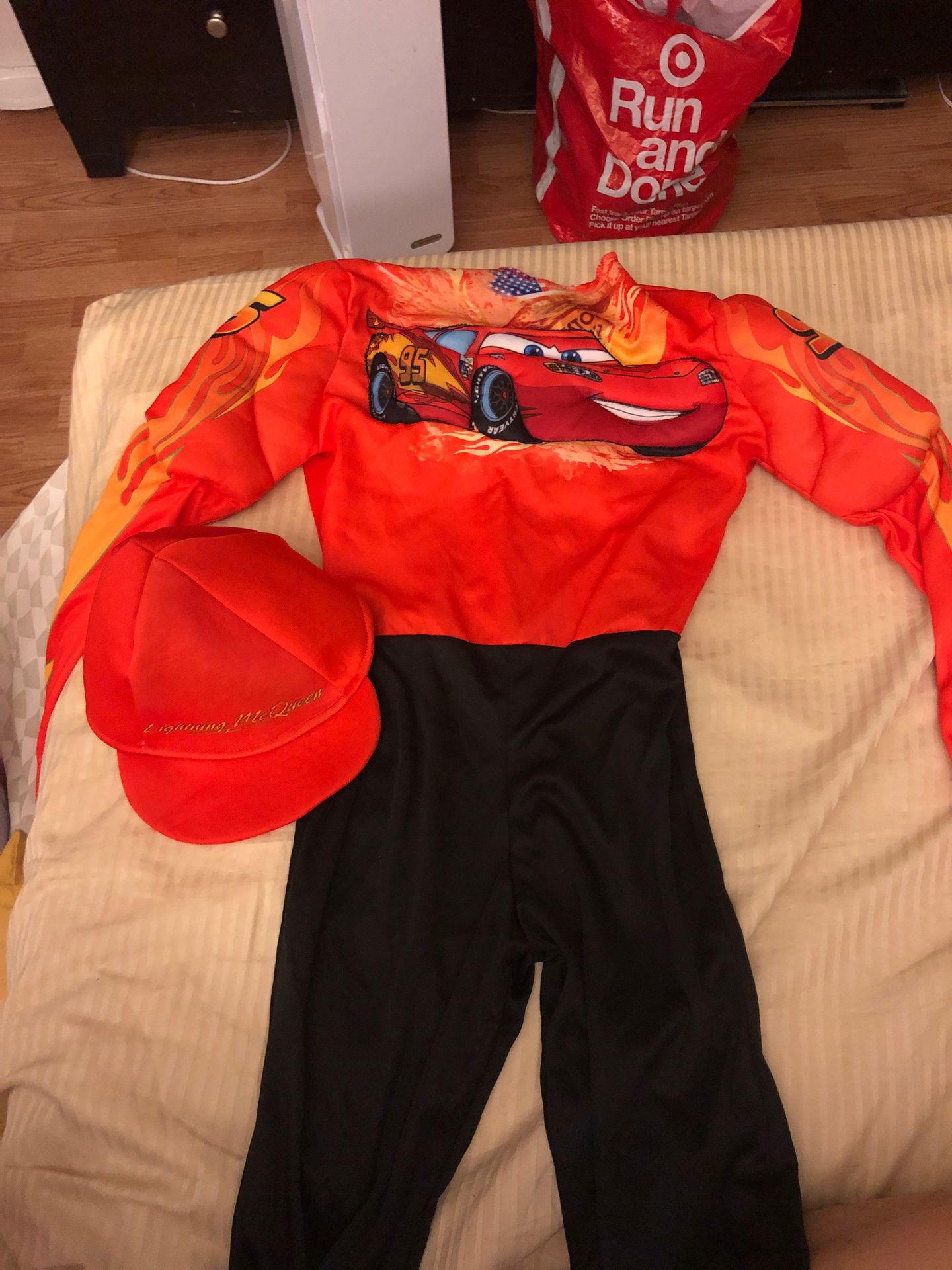 Boys Halloween Costume - Lightning McQueen size 4-6