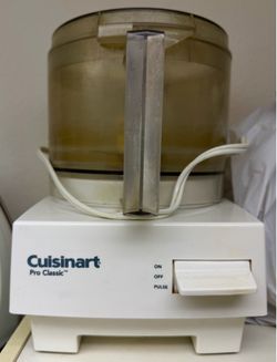 CUISINART FOOD PROCESSOR - In great condition, very powerful