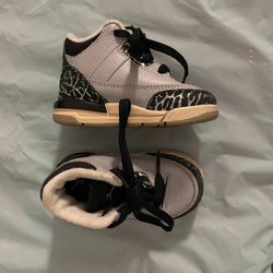 Jordan Retro 3 Wolf Grey Size 4C 