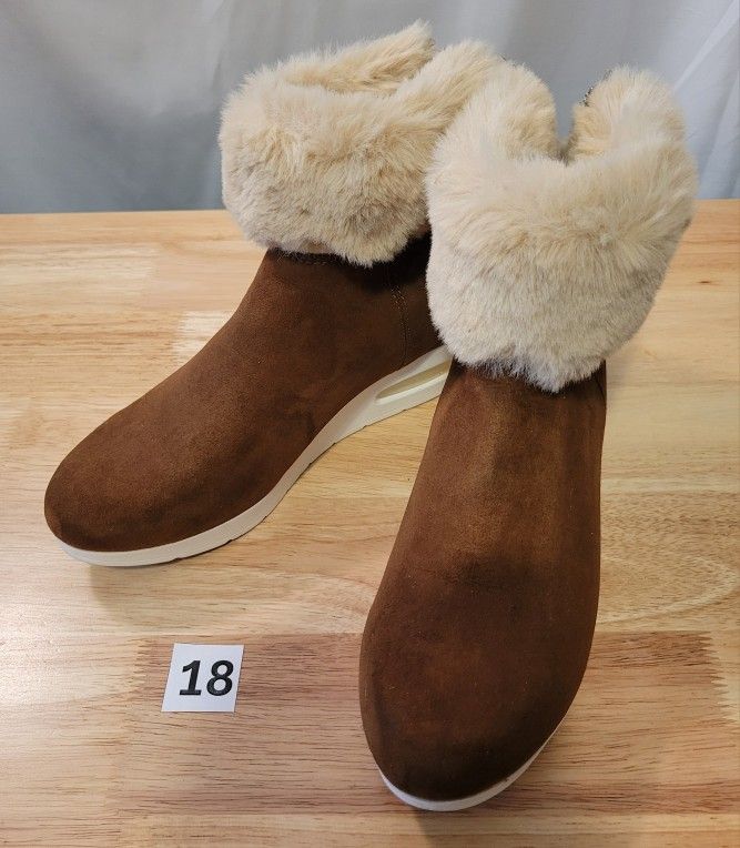 Brown Fur Trim Wedge Booties - Size 8,5 (18)
