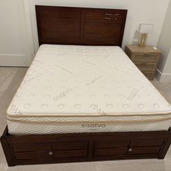 Like New Saatva Classic 11.5" Firm Queen Mattress